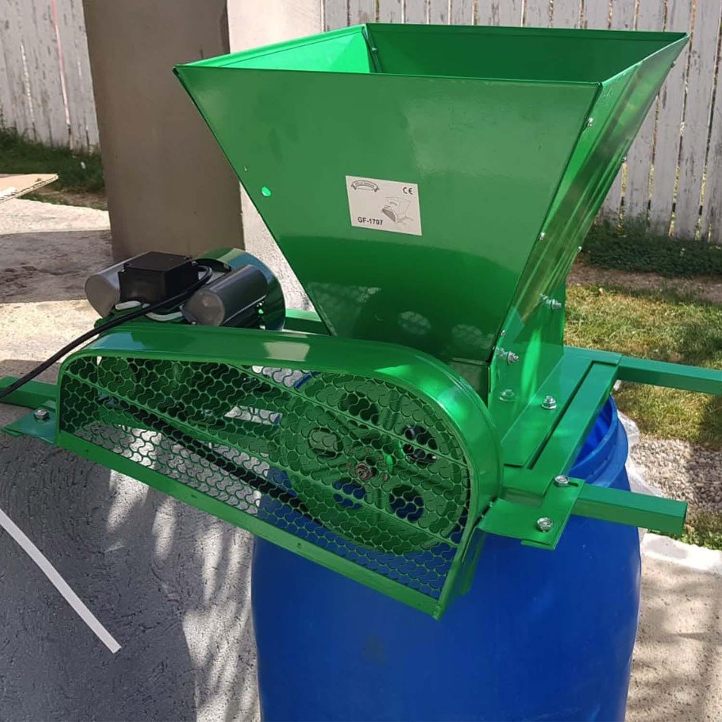 Zdrobitor fructe electric Alpin Profi, 500Kg/ora, motor 1.8Kw inclus